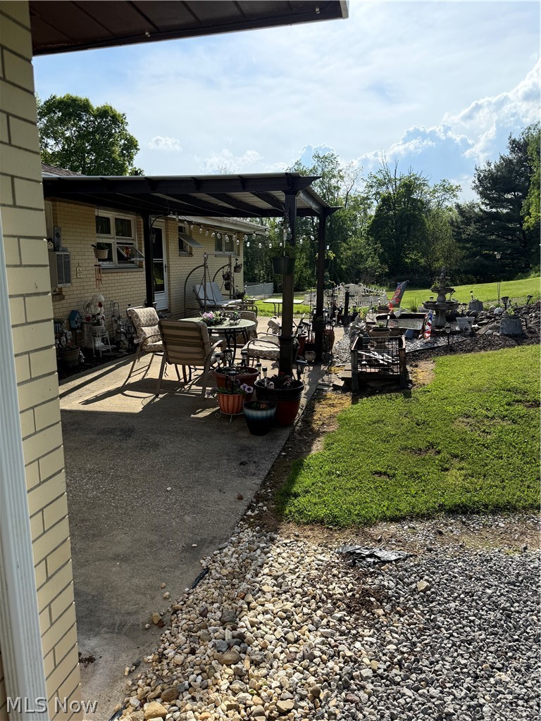 16045 Annesley Road East Liverpool OH 43920