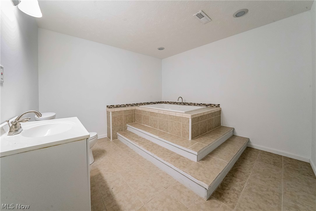 26361 Red Fox Trail Oakwood Village OH 44146