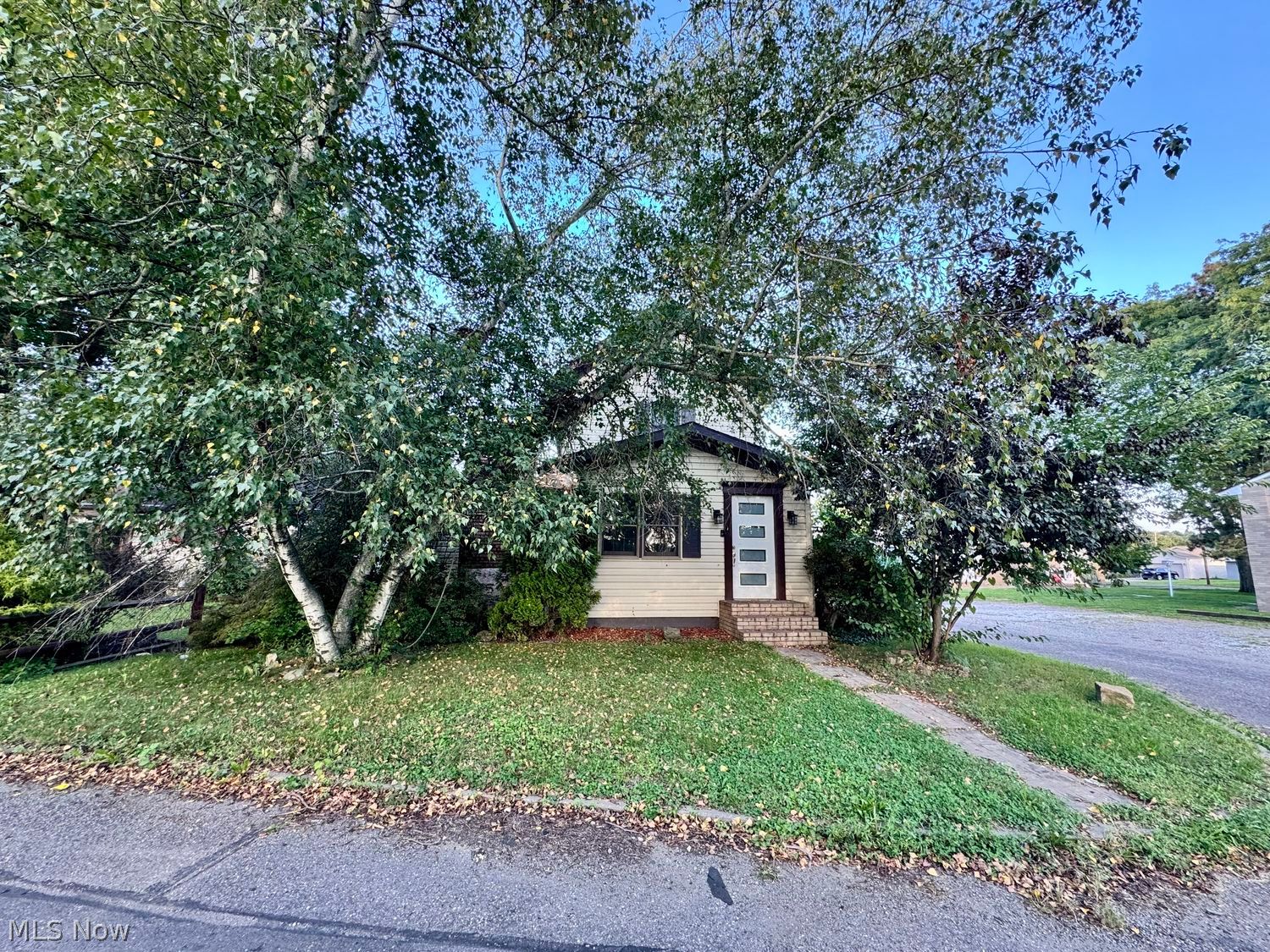 1023 12th Street NW New Philadelphia OH 44663