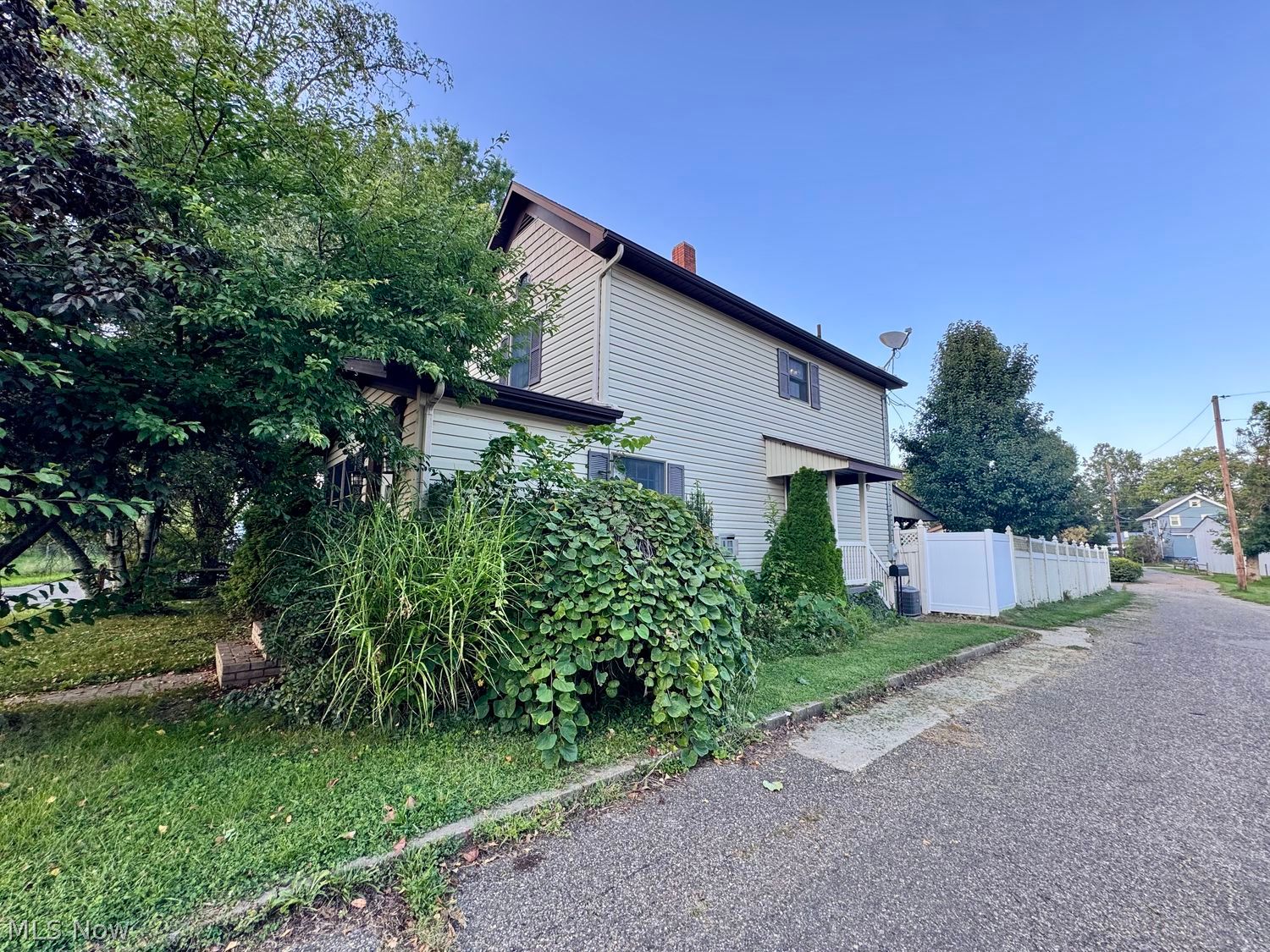 1023 12th Street NW New Philadelphia OH 44663