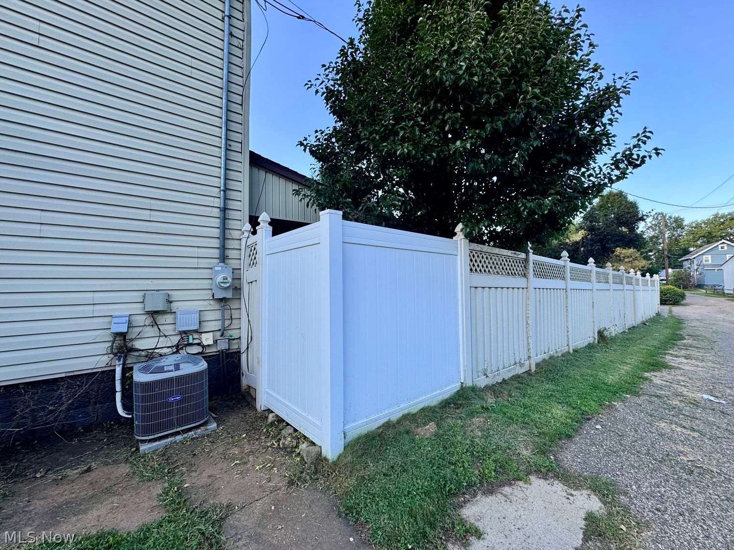 1023 12th Street NW New Philadelphia OH 44663