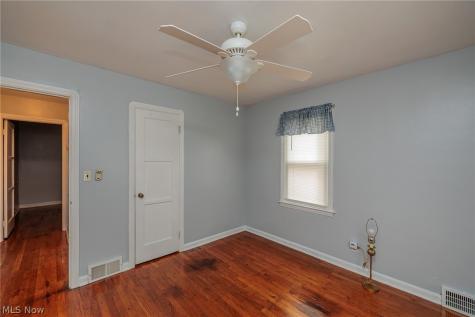 18404 Homeway Road Cleveland OH 44135