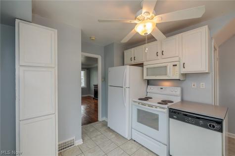 18404 Homeway Road Cleveland OH 44135