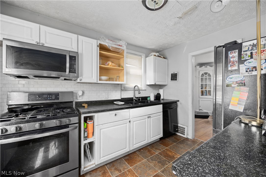 1877 Lawnway Road South Euclid OH 44121