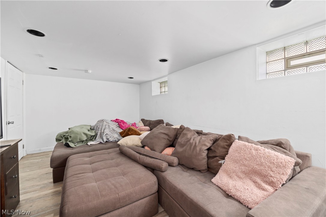 1877 Lawnway Road South Euclid OH 44121