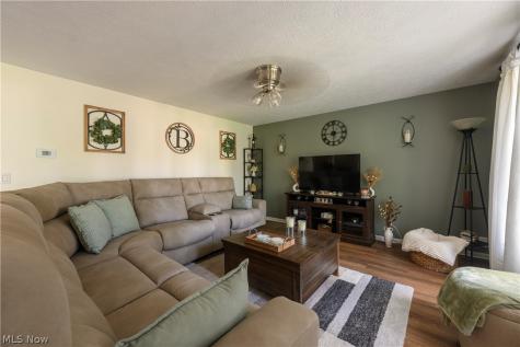 12073 Lockage Road NW Canal Fulton OH 44614