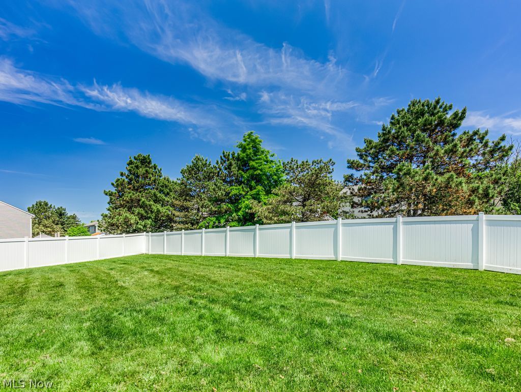 523 Seaton Court Akron OH 44319
