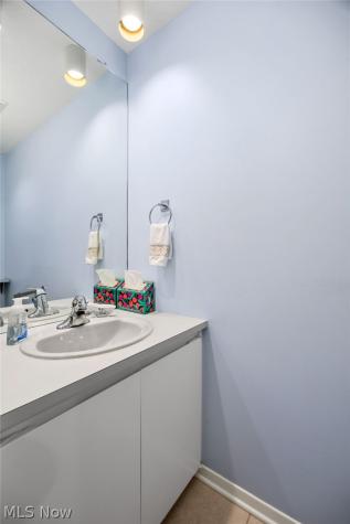 10806 Meadow Trail Strongsville OH 44149