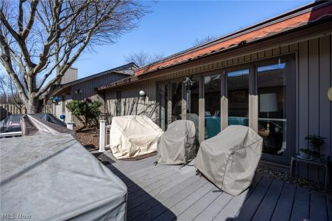 10806 Meadow Trail Strongsville OH 44149