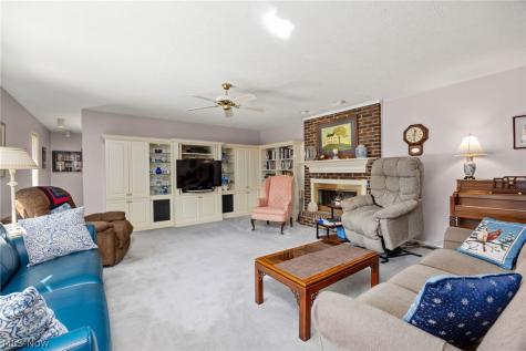 10806 Meadow Trail Strongsville OH 44149
