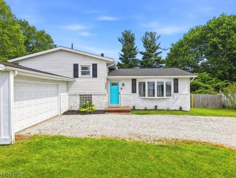 2357 Diamond Street NE Canton OH 44721
