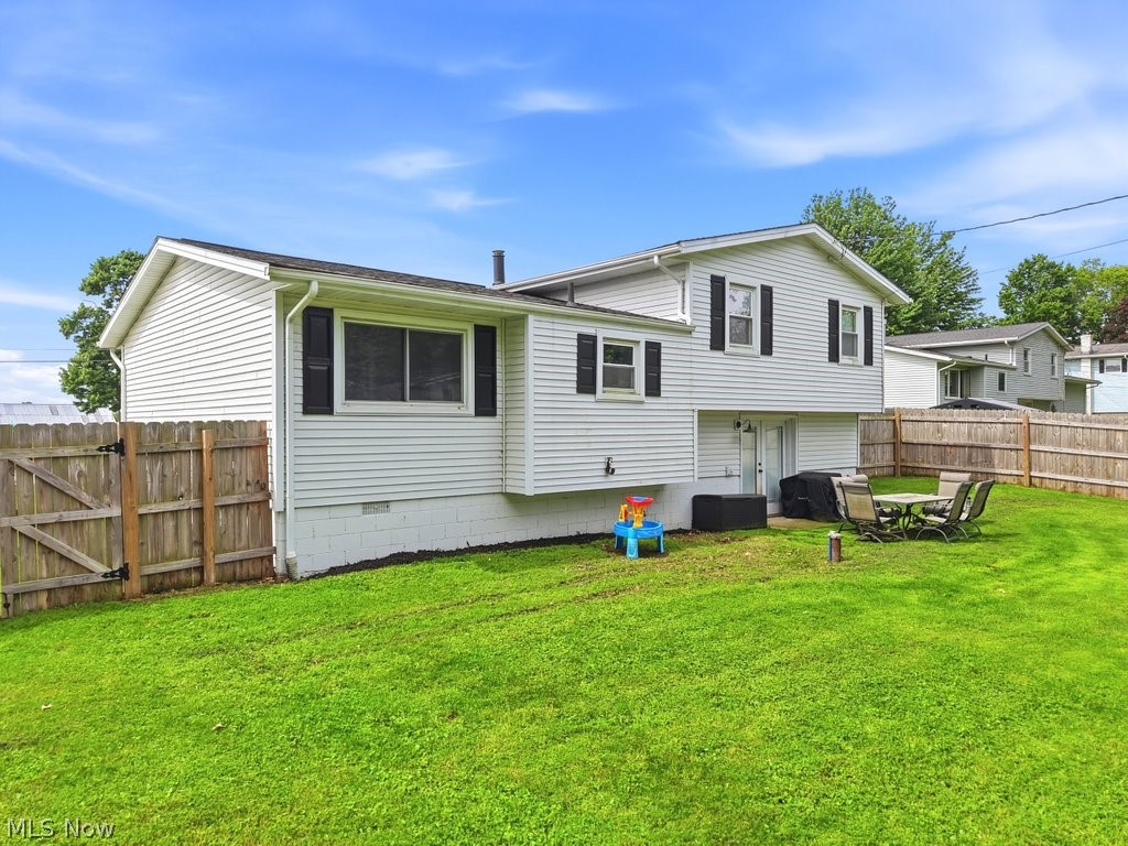 2357 Diamond Street NE Canton OH 44721
