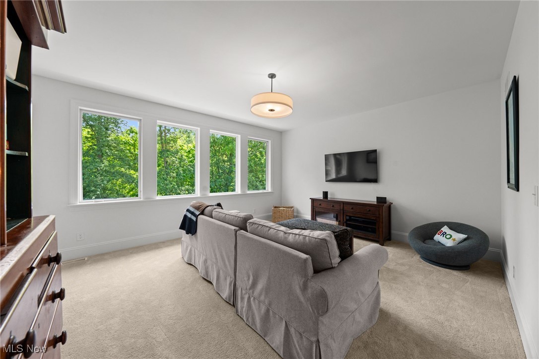 300 Woodridge Lane Moreland Hills OH 44022