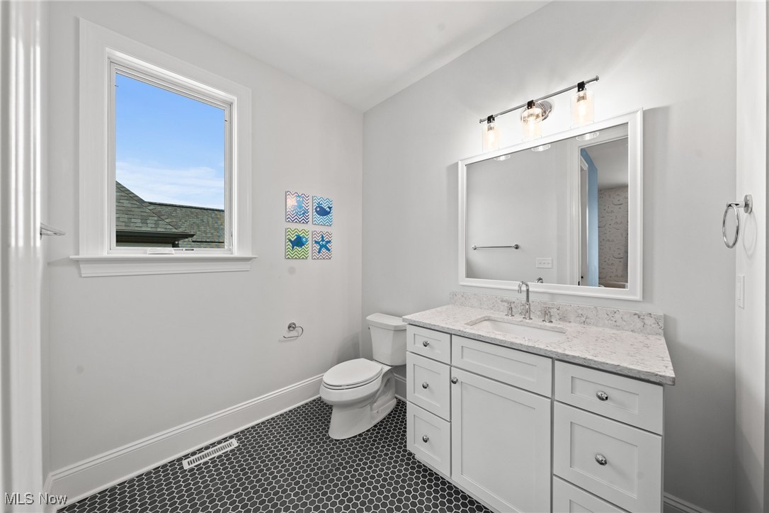 300 Woodridge Lane Moreland Hills OH 44022