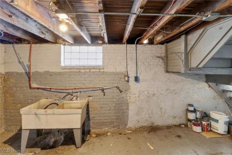 4002 Ardmore Avenue Cleveland OH 44109