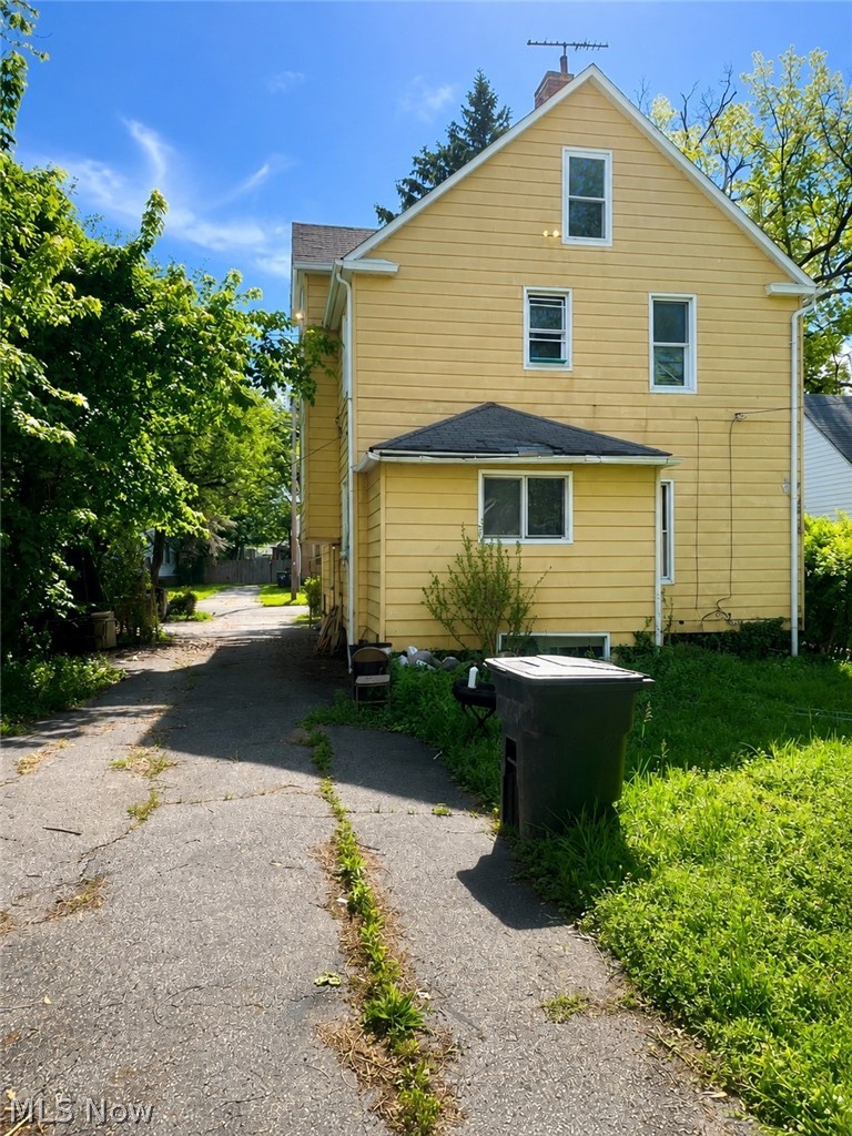 1304 E 188 Street Cleveland OH 44110