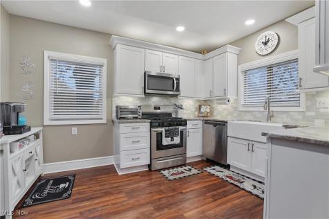 203 N Prospect Avenue Hartville OH 44632