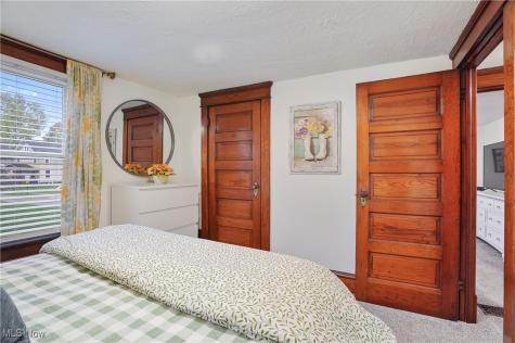 203 N Prospect Avenue Hartville OH 44632