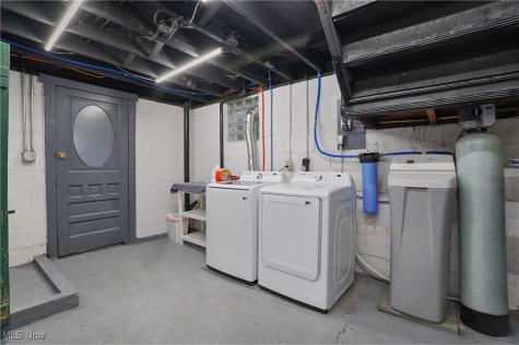 203 N Prospect Avenue Hartville OH 44632