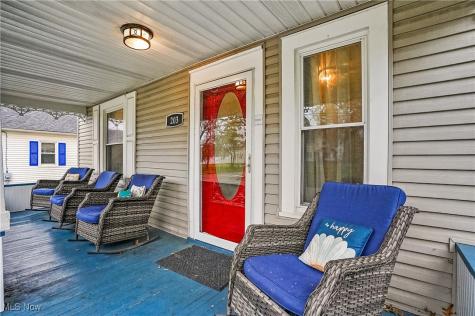 203 N Prospect Avenue Hartville OH 44632