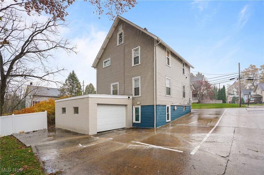 203 N Prospect Avenue Hartville OH 44632