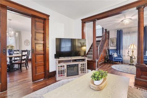 203 N Prospect Avenue Hartville OH 44632