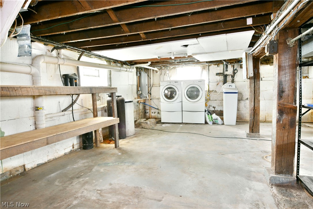 6349 Downs Road NW Warren OH 44481