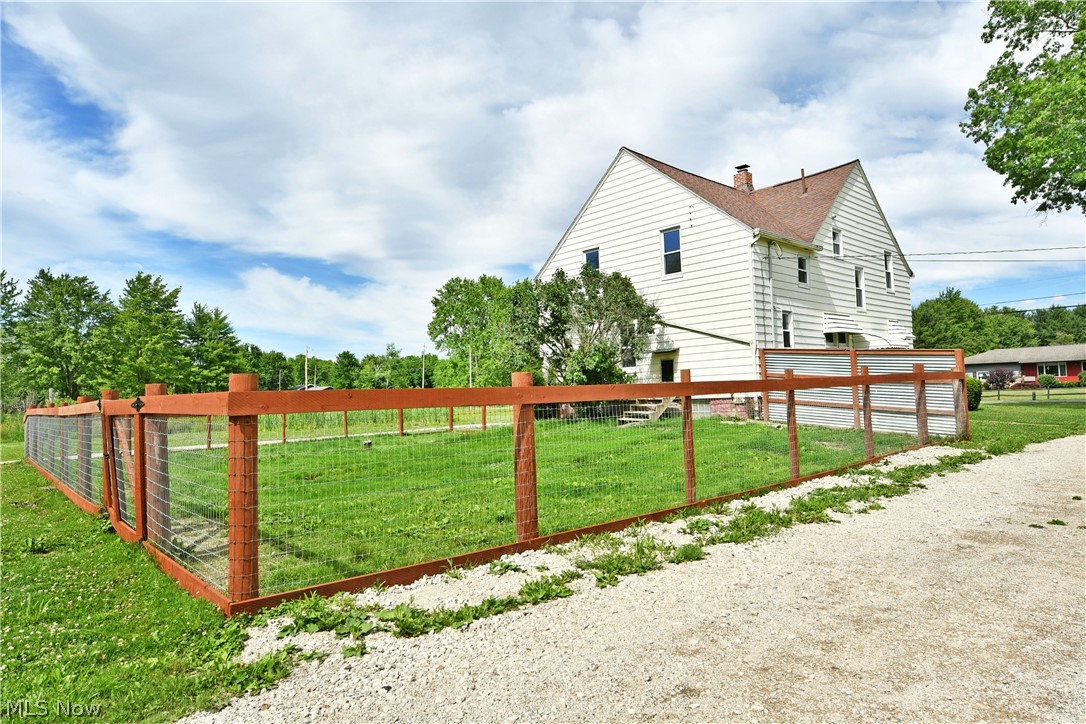 6349 Downs Road NW Warren OH 44481