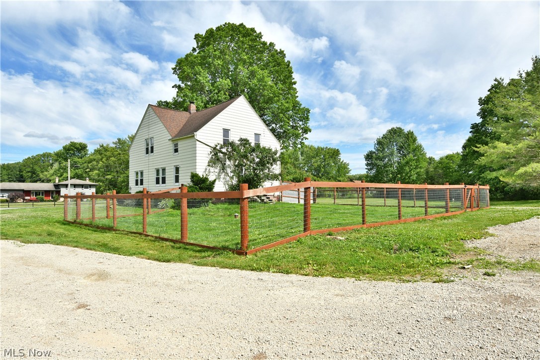 6349 Downs Road NW Warren OH 44481