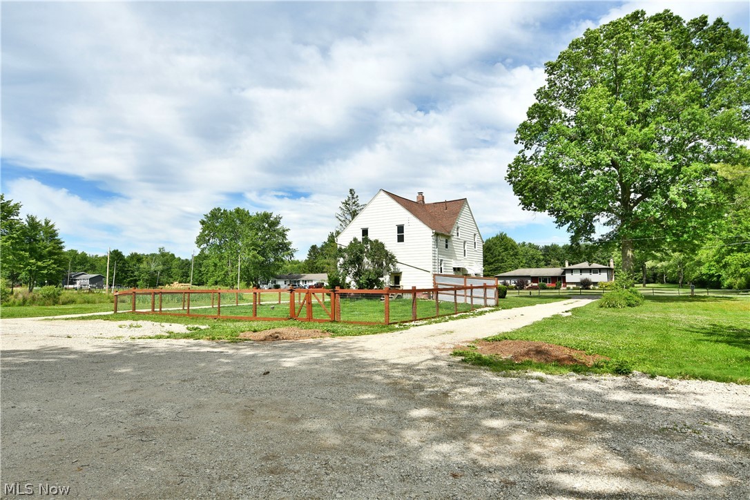 6349 Downs Road NW Warren OH 44481
