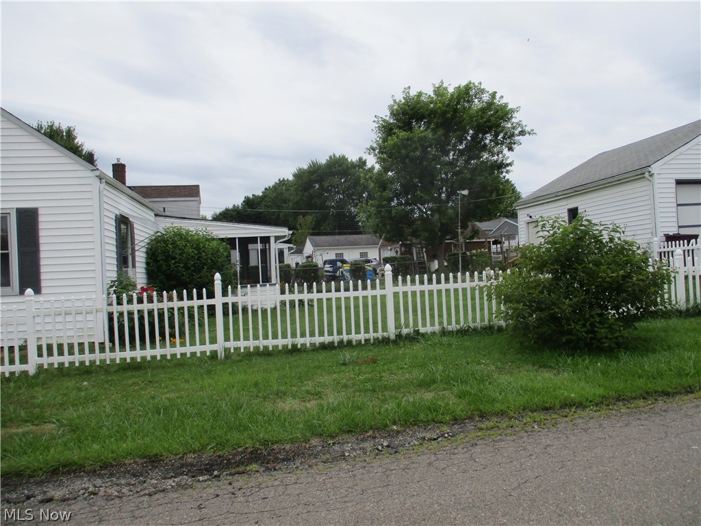 102 Parkgate Avenue Austintown OH 44515