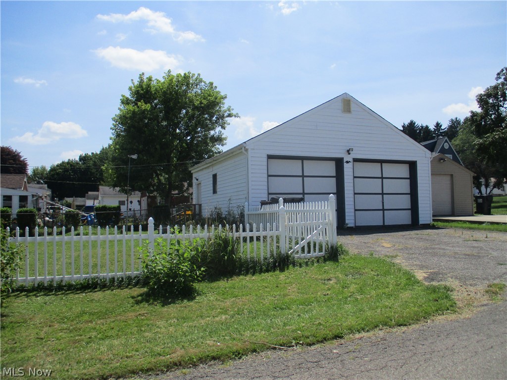 102 Parkgate Avenue Austintown OH 44515