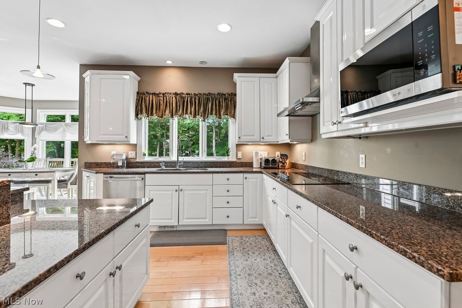 379 E Glen Eagle Drive Highland Heights OH 44143
