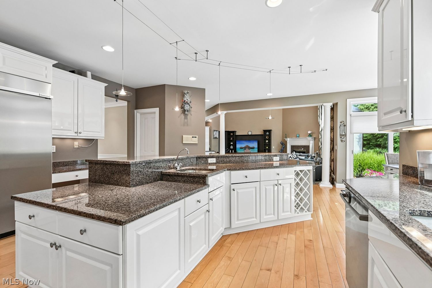 379 E Glen Eagle Drive Highland Heights OH 44143