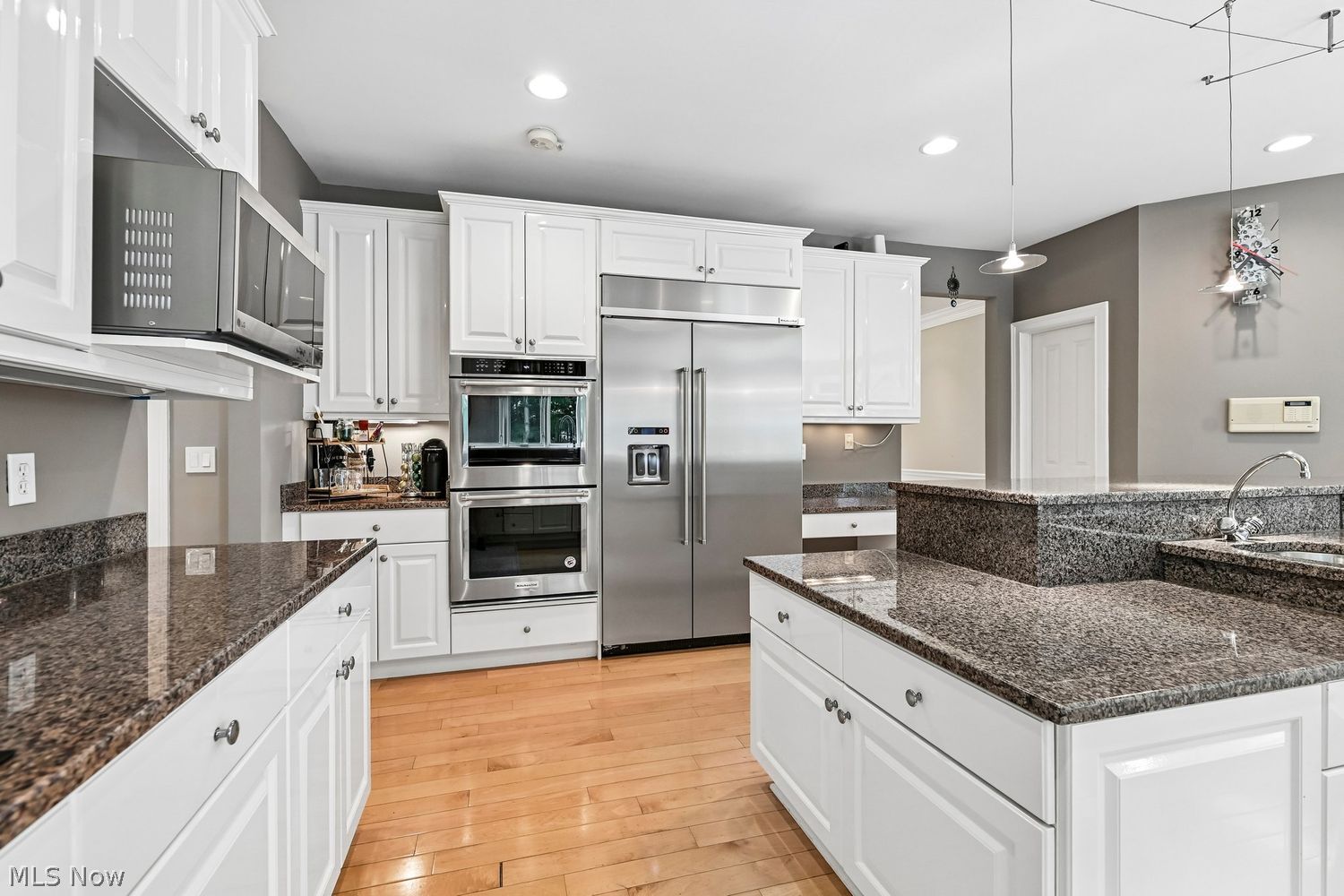 379 E Glen Eagle Drive Highland Heights OH 44143