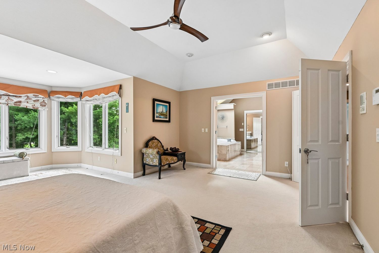 379 E Glen Eagle Drive Highland Heights OH 44143