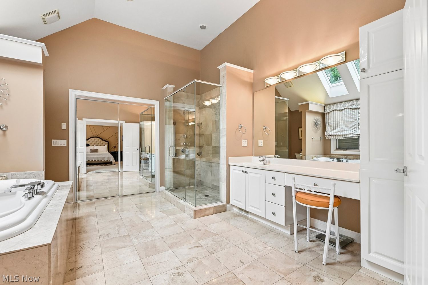 379 E Glen Eagle Drive Highland Heights OH 44143