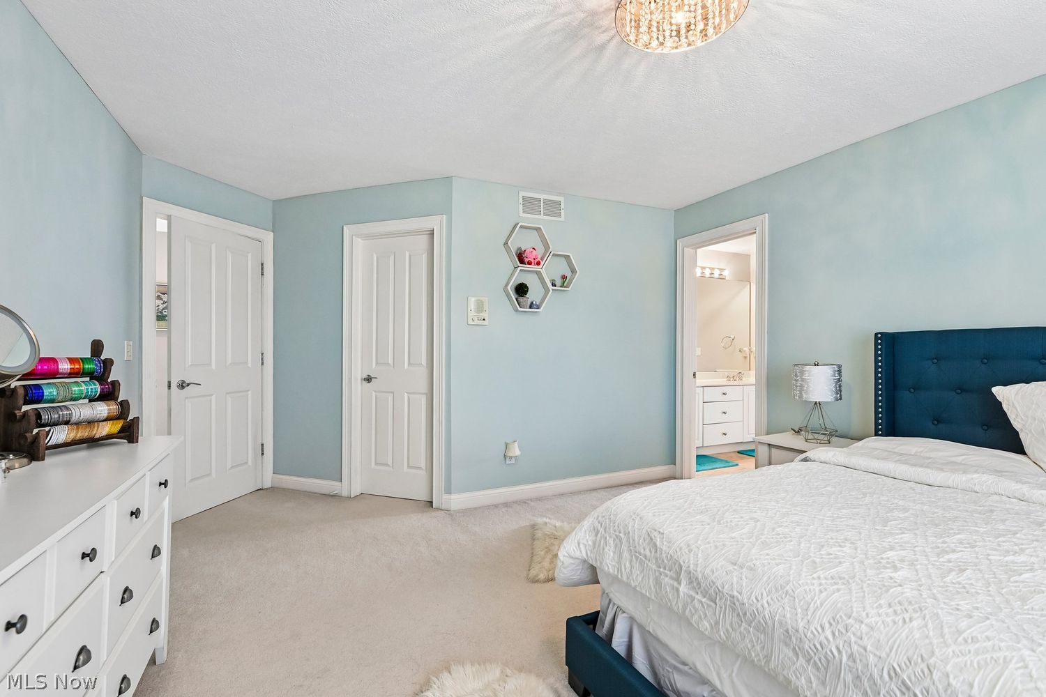 379 E Glen Eagle Drive Highland Heights OH 44143