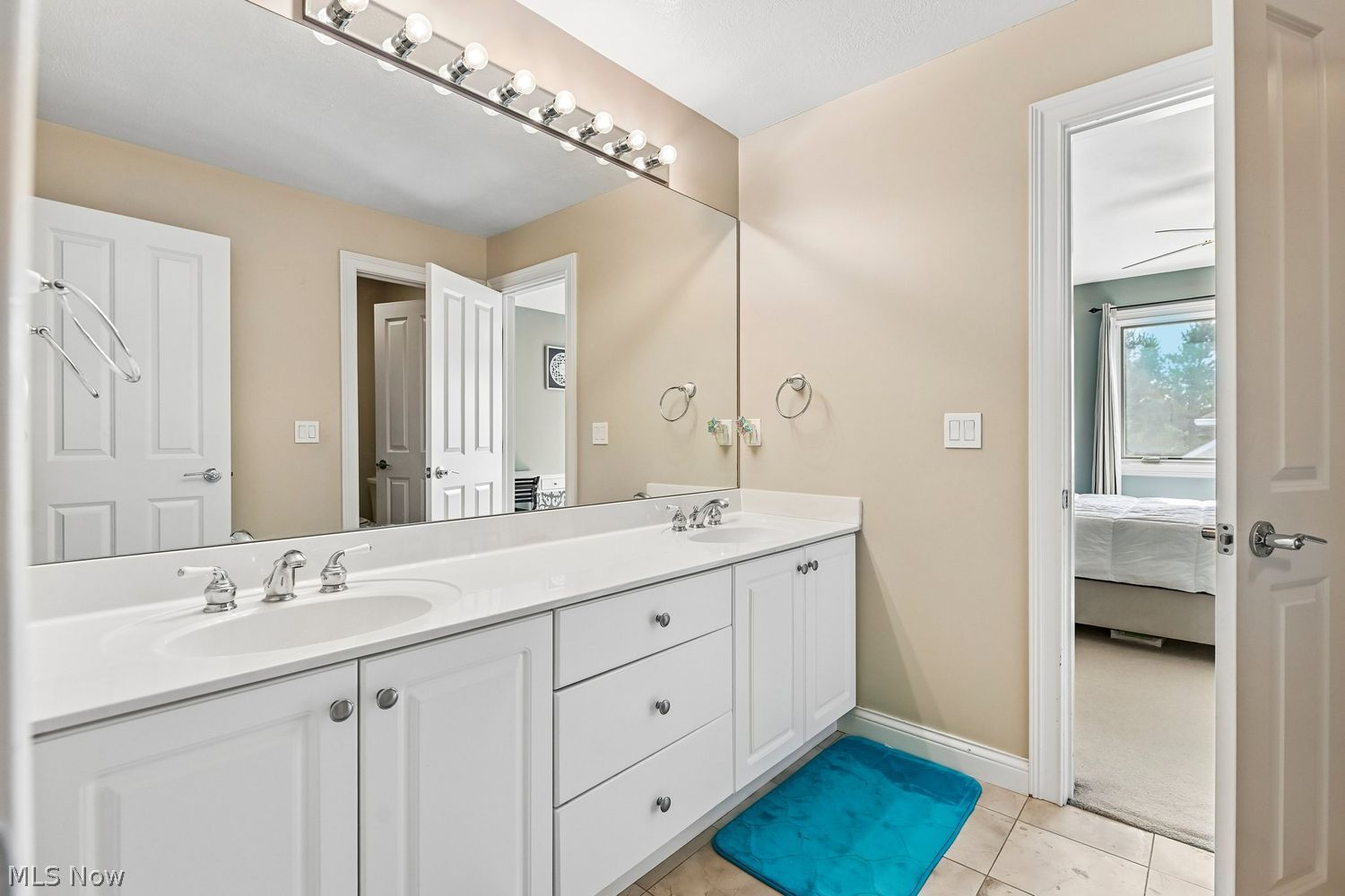 379 E Glen Eagle Drive Highland Heights OH 44143