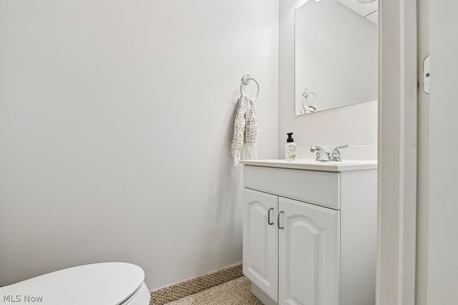 379 E Glen Eagle Drive Highland Heights OH 44143