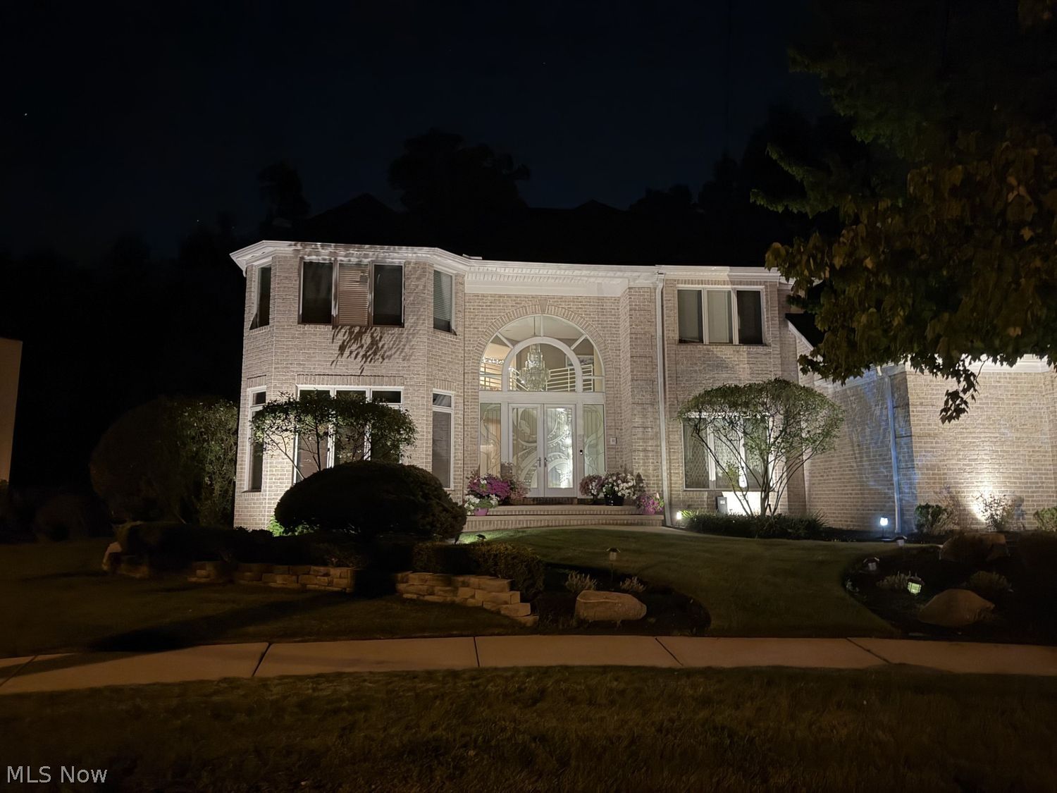 379 E Glen Eagle Drive Highland Heights OH 44143