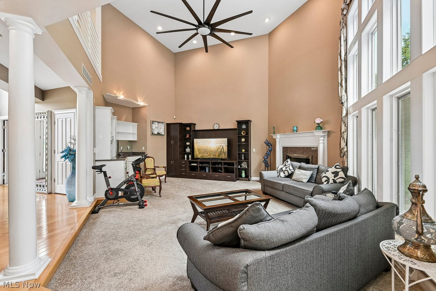 379 E Glen Eagle Drive Highland Heights OH 44143