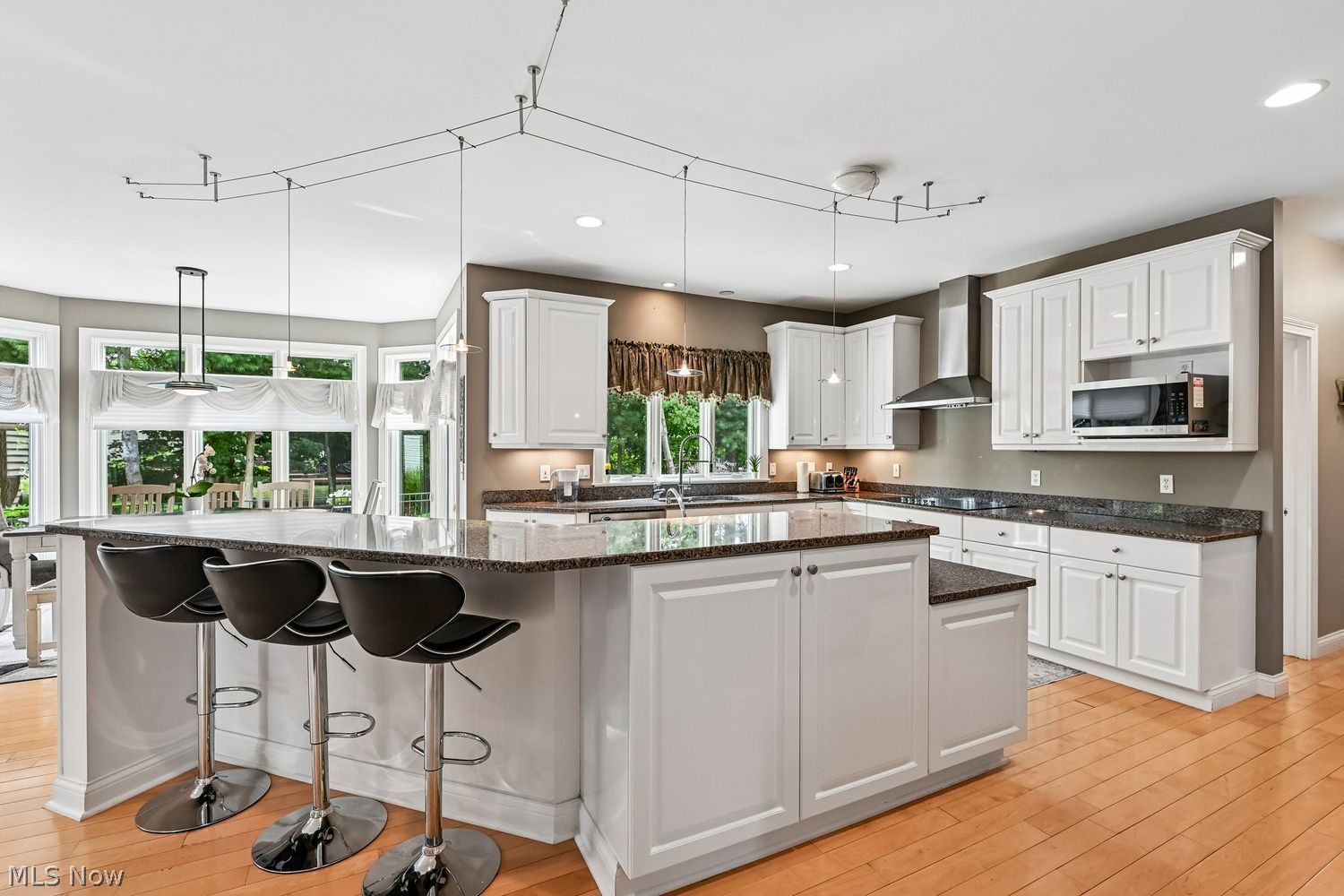 379 E Glen Eagle Drive Highland Heights OH 44143