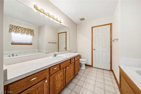 4956 Windsford Circle North Ridgeville OH 44039