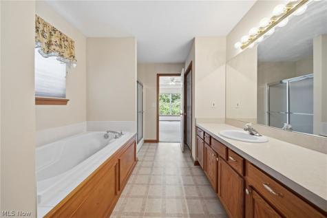 4956 Windsford Circle North Ridgeville OH 44039