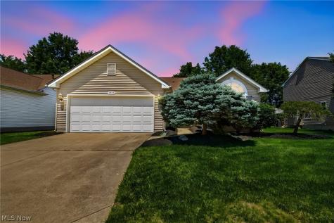 4956 Windsford Circle North Ridgeville OH 44039