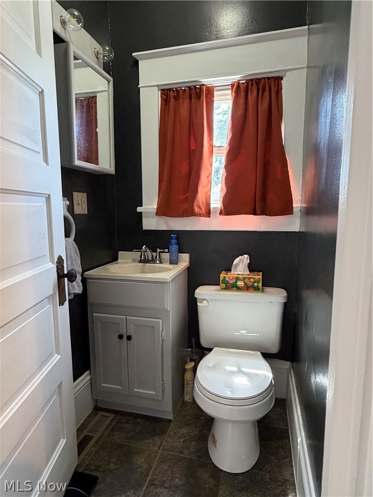 137 E North Avenue East Palestine OH 44413