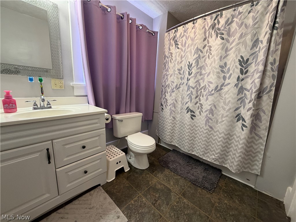 137 E North Avenue East Palestine OH 44413