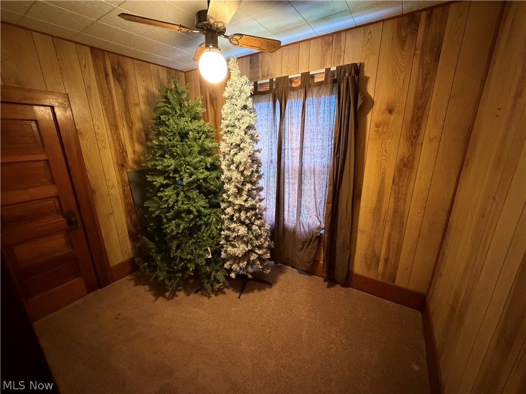 137 E North Avenue East Palestine OH 44413