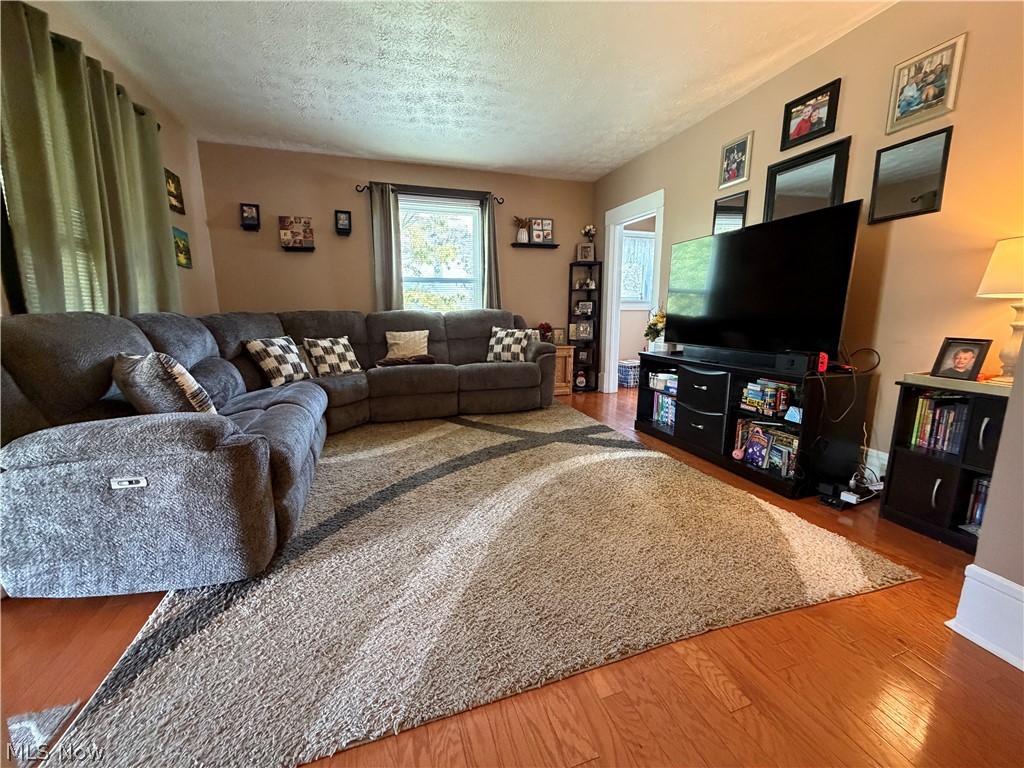 137 E North Avenue East Palestine OH 44413